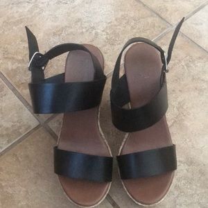 Mossimo supply co wedges